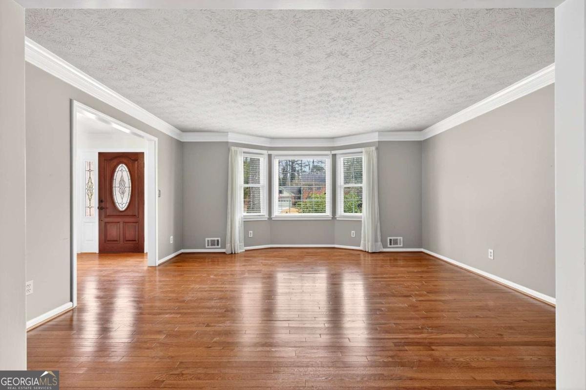 1663 Huntingford Drive Marietta - Photo 6