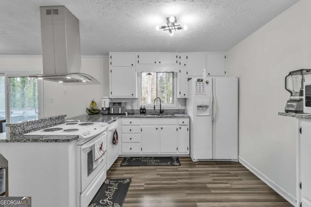 611 Navarre Drive Stone Mountain - Photo 6