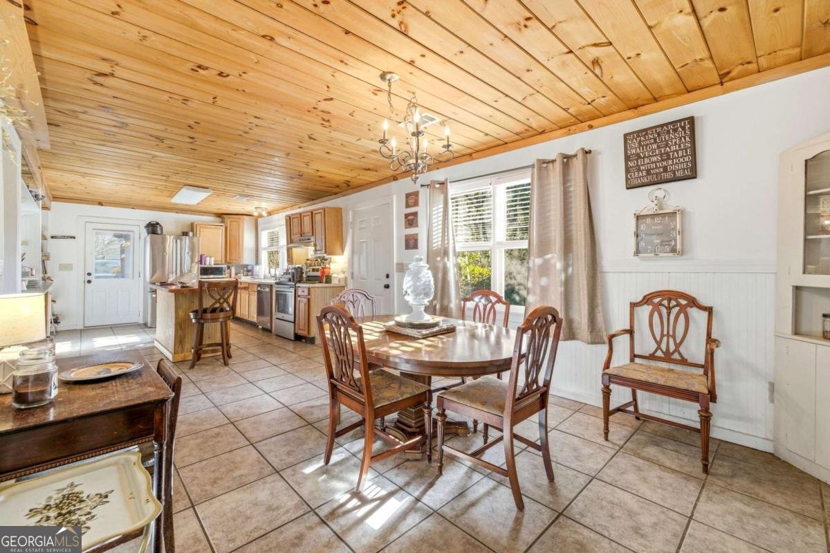 314 Holley Street Demorest - Photo 12