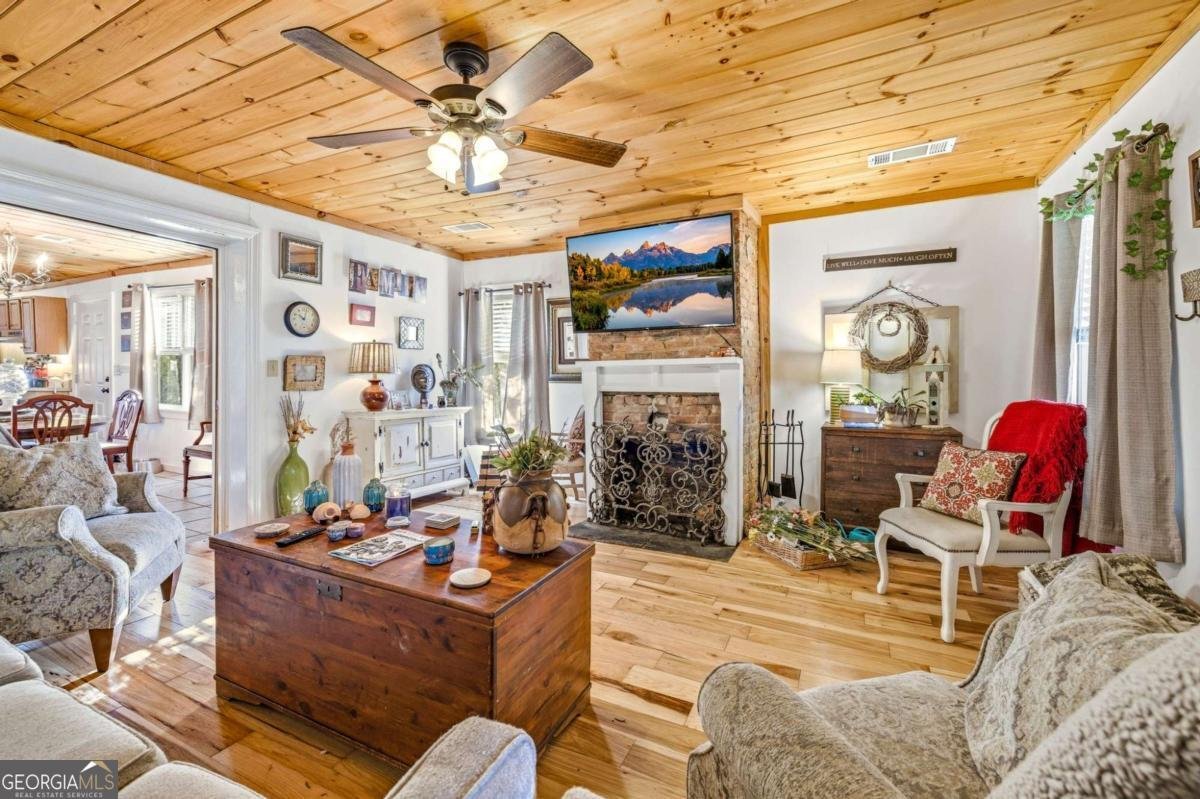 314 Holley Street Demorest - Photo 9