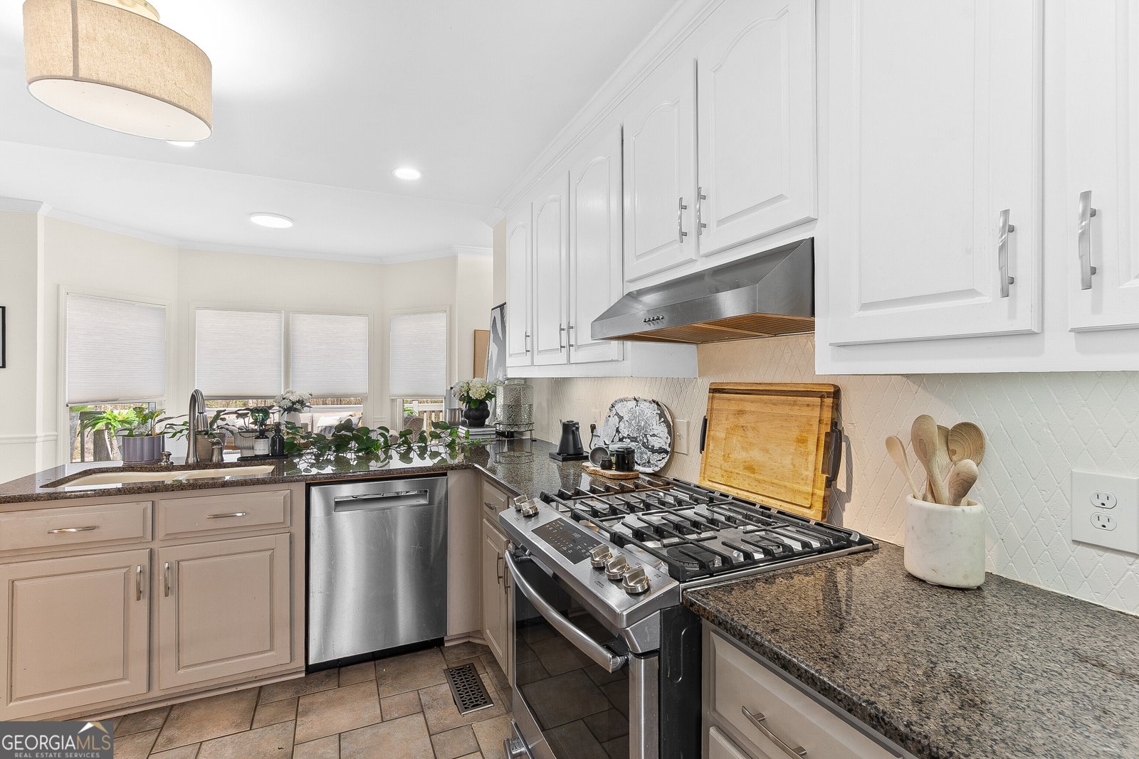 206 Huntington Court Macon - Photo 13