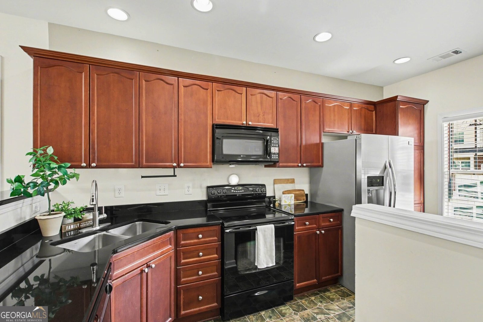 2367 Suwanee Pointe Drive Lawrenceville - Photo 15