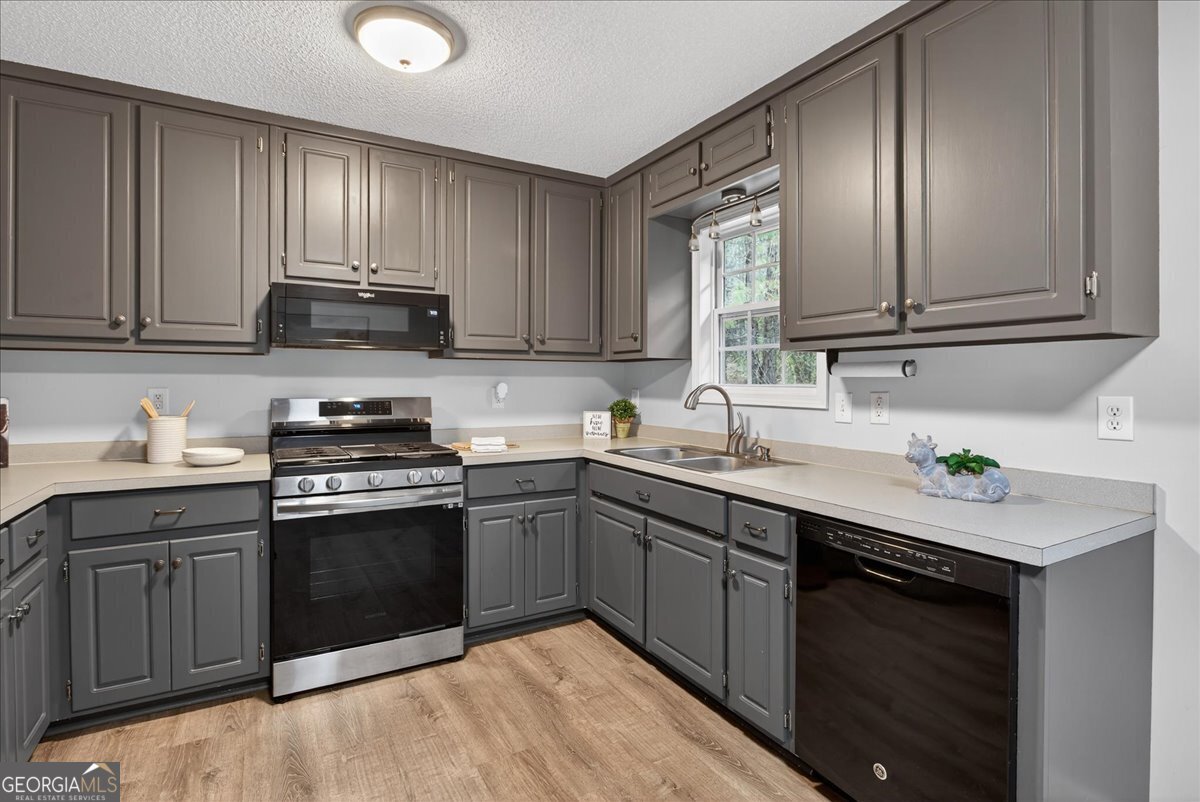 198 Whispering Waters Drive Jasper - Photo 9