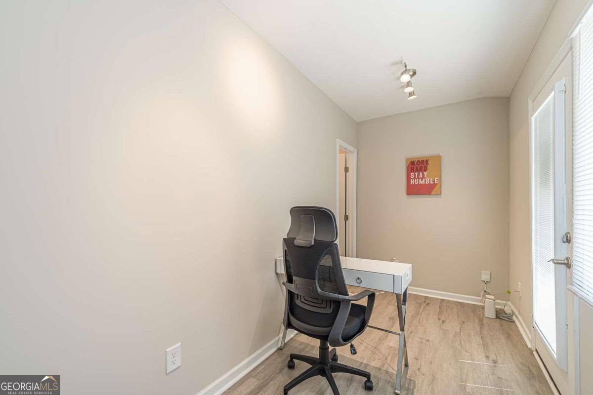 2390 Brackett Road Marietta - Photo 18