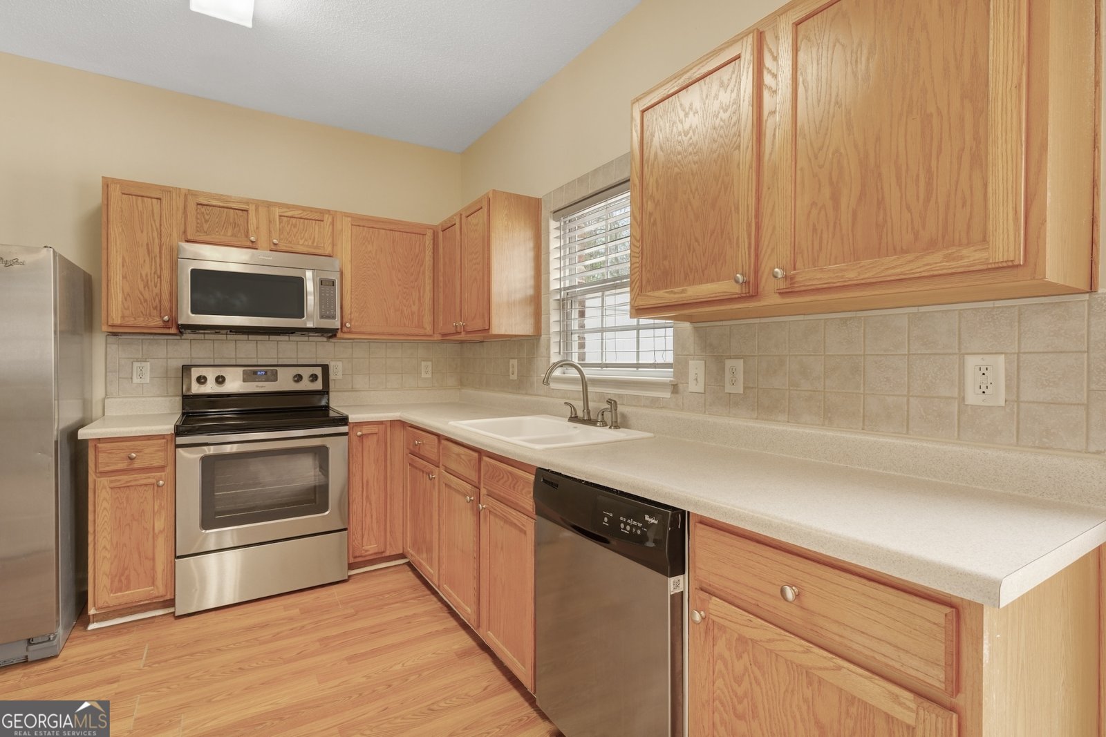 1102 Pleasant Oaks Court Lawrenceville - Photo 12