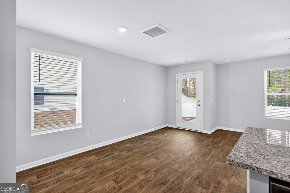 215 Coneflower Road Bloomingdale - Photo 8