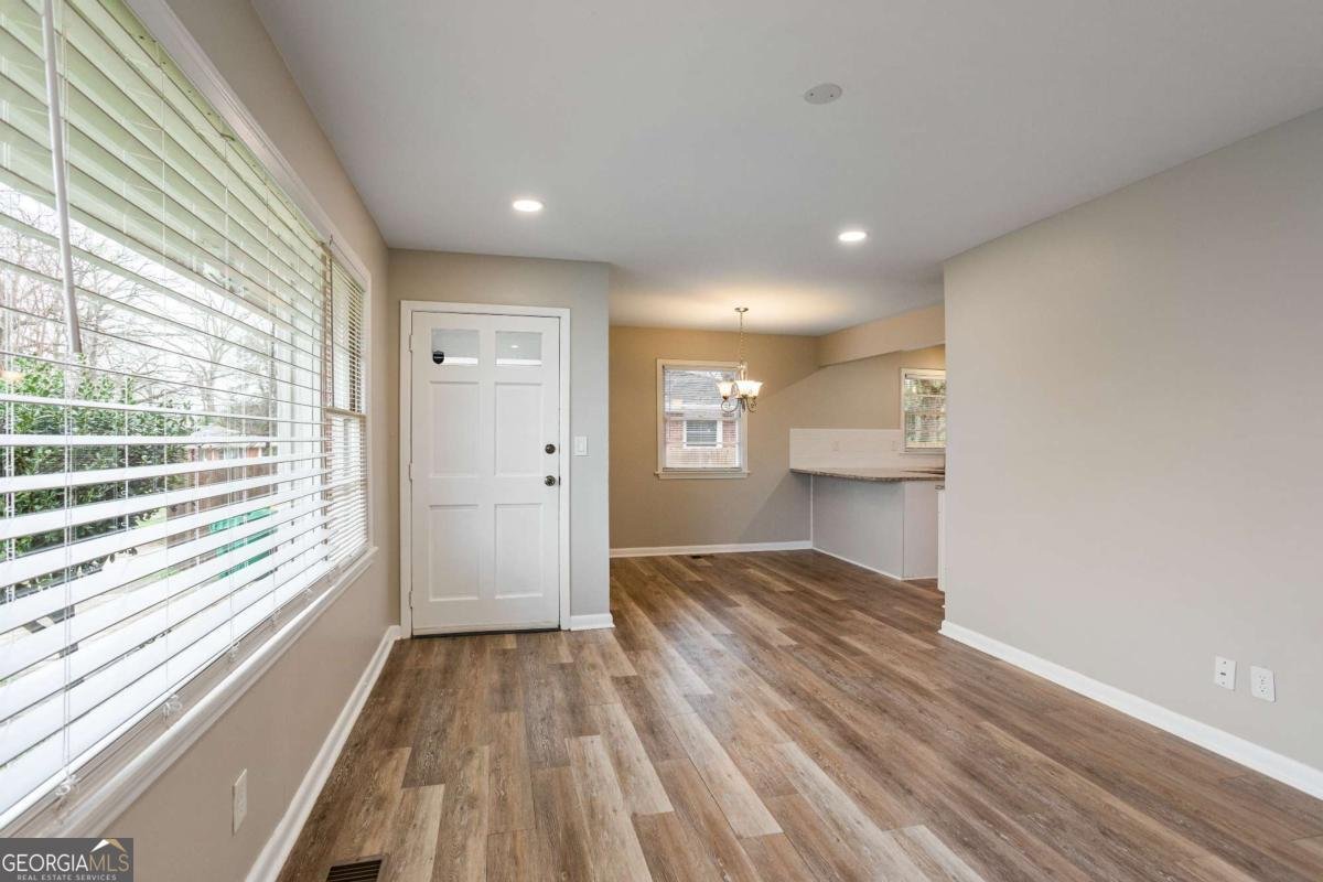 1077 Curtis Drive Forest Park - Photo 10