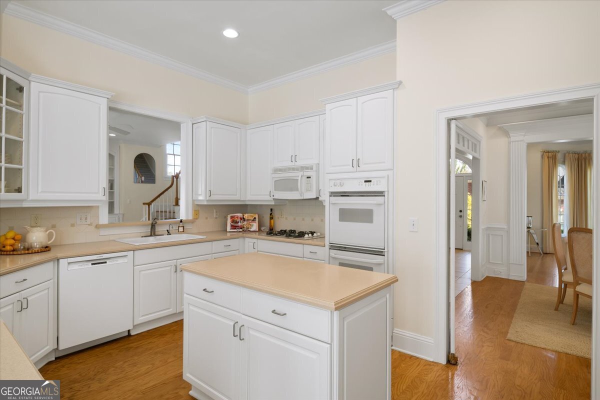 300 Nell Court Sandy Springs - Photo 14