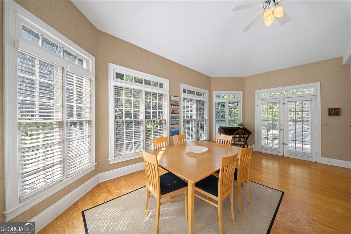 300 Nell Court Sandy Springs - Photo 18