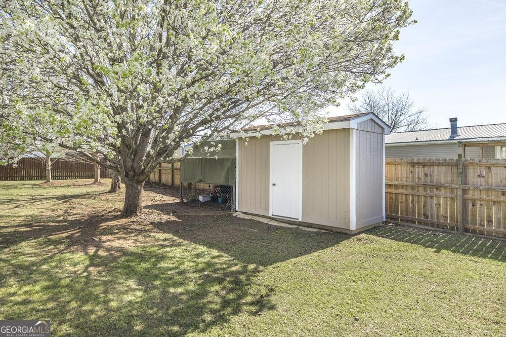 205 Arrlington Bend Byron - Photo 34