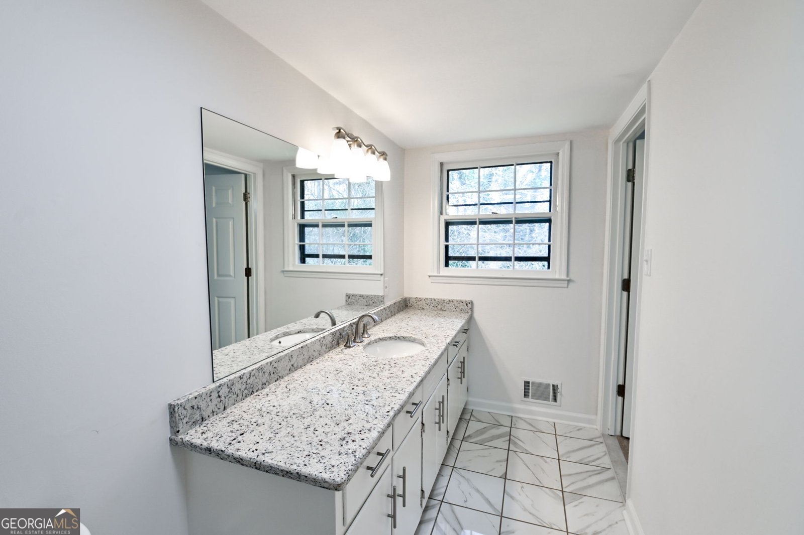 1297 Lakeshore Circle Gainesville - Photo 45