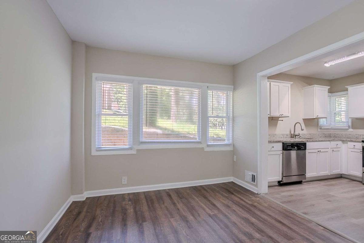 2755 Rockcliff Road Atlanta - Photo 7