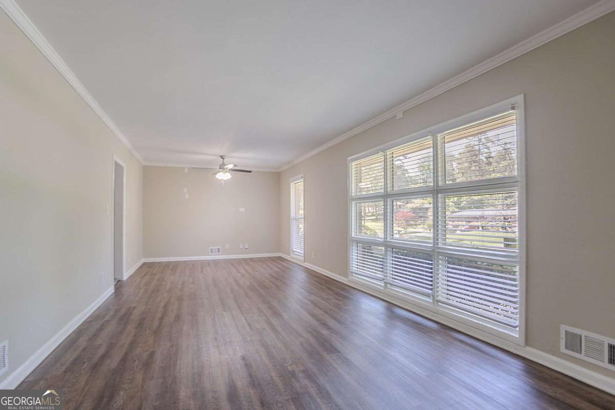 2755 Rockcliff Road Atlanta - Photo 9