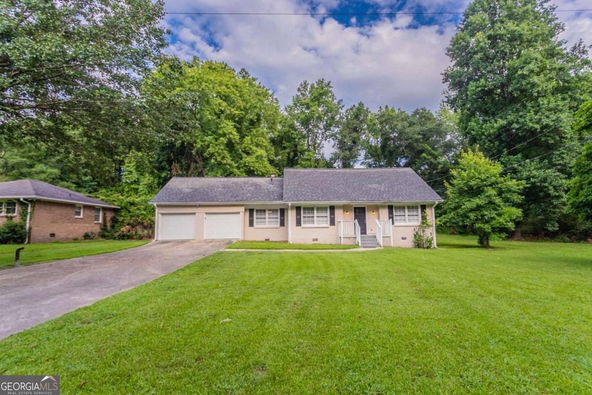 542 Hasty Drive Lithia Springs - Photo 1