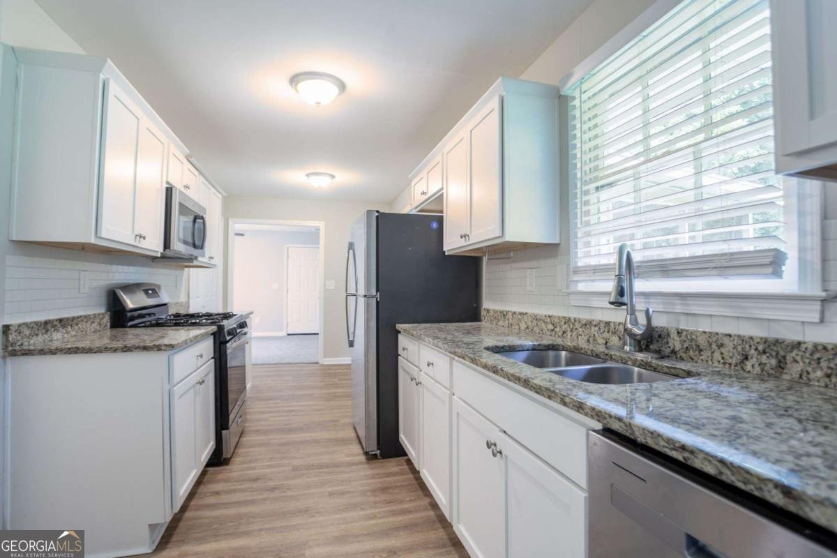 542 Hasty Drive Lithia Springs - Photo 11