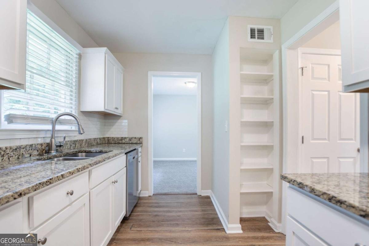 542 Hasty Drive Lithia Springs - Photo 9