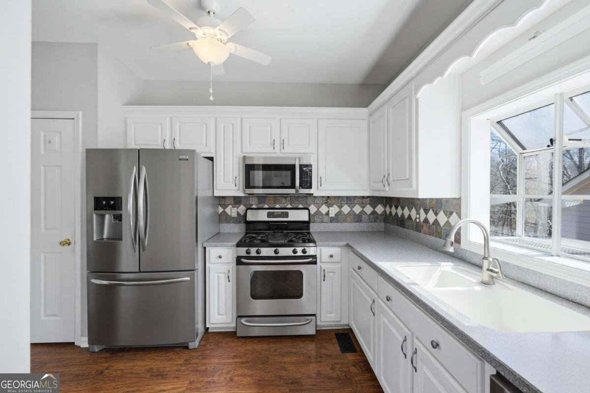 1040 Smithwyck Drive Canton - Photo 8