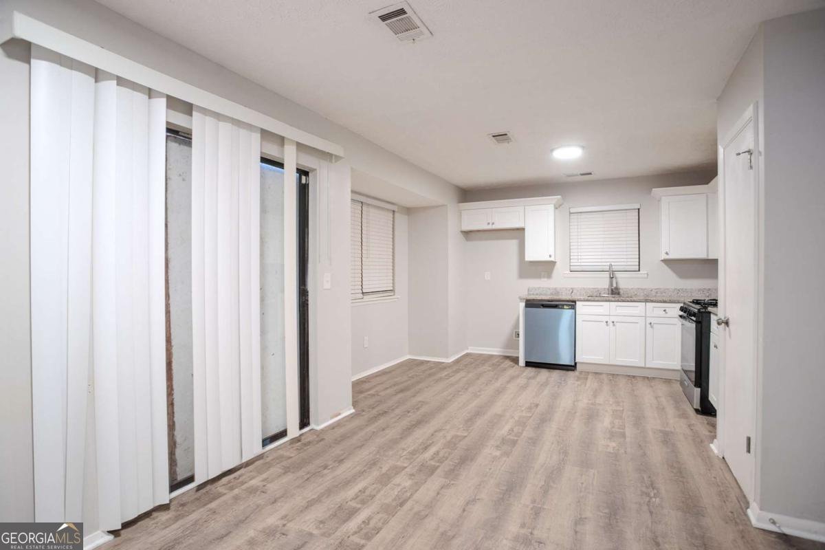 5449 Martins Crossing Road Stone Mountain - Photo 6