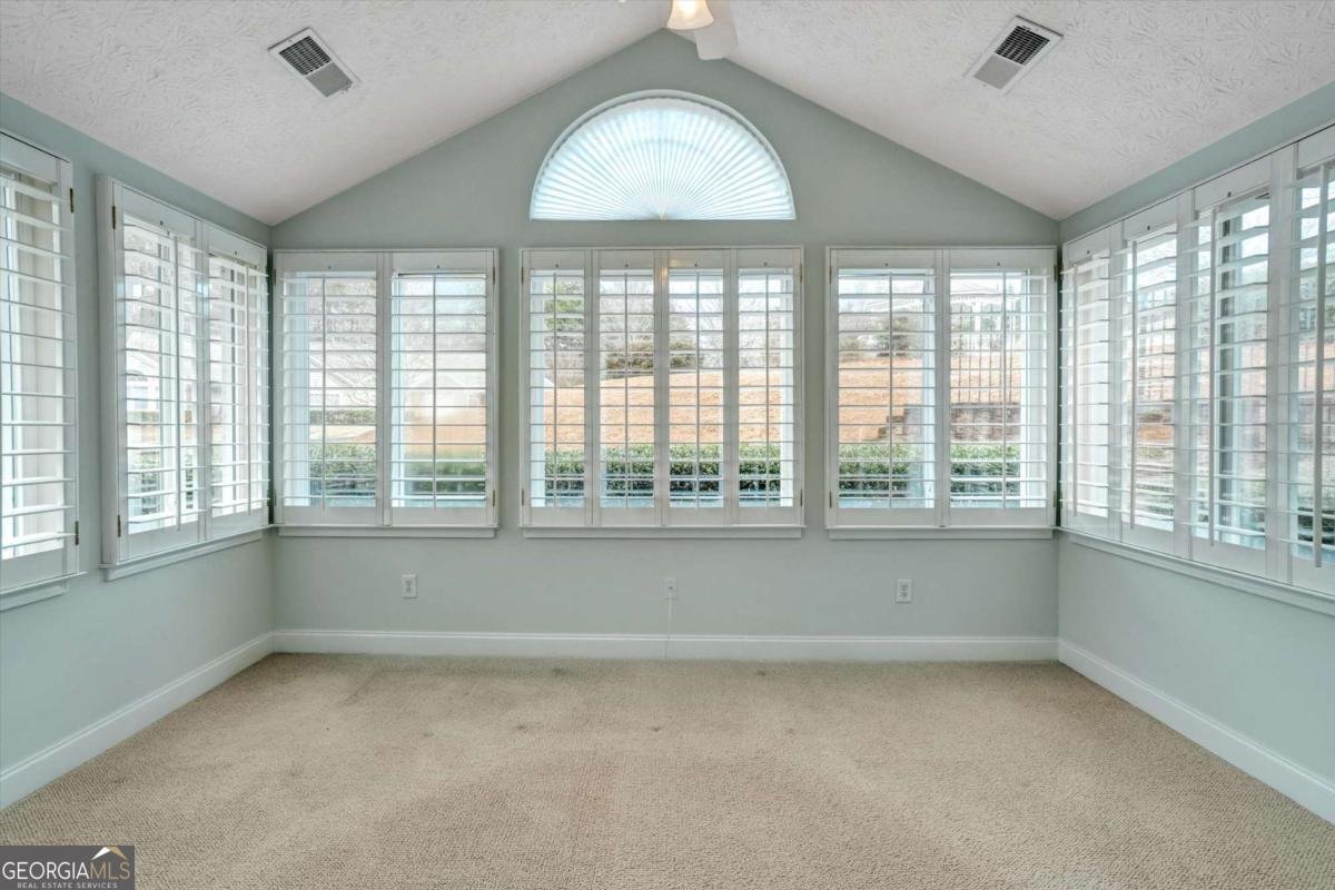 135 Vintage Club Circle Marietta - Photo 11