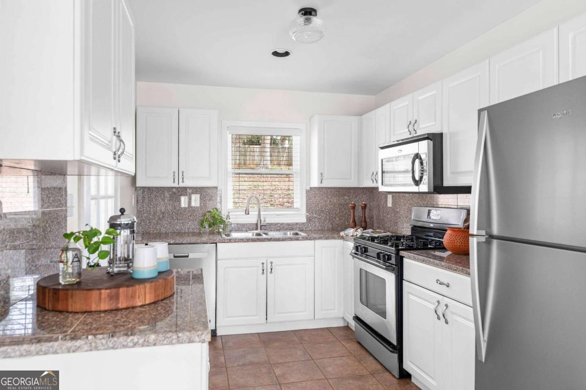 1738 Flintwood Drive Atlanta - Photo 13