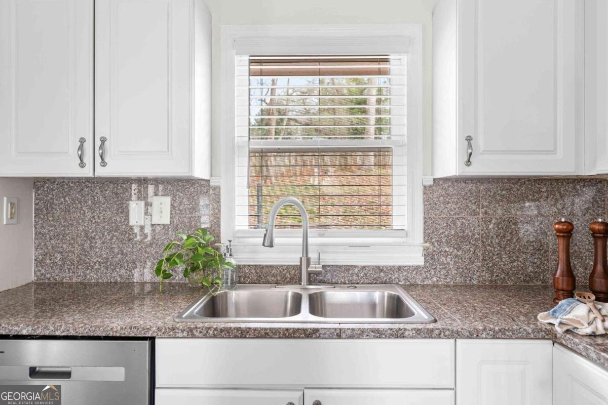 1738 Flintwood Drive Atlanta - Photo 16