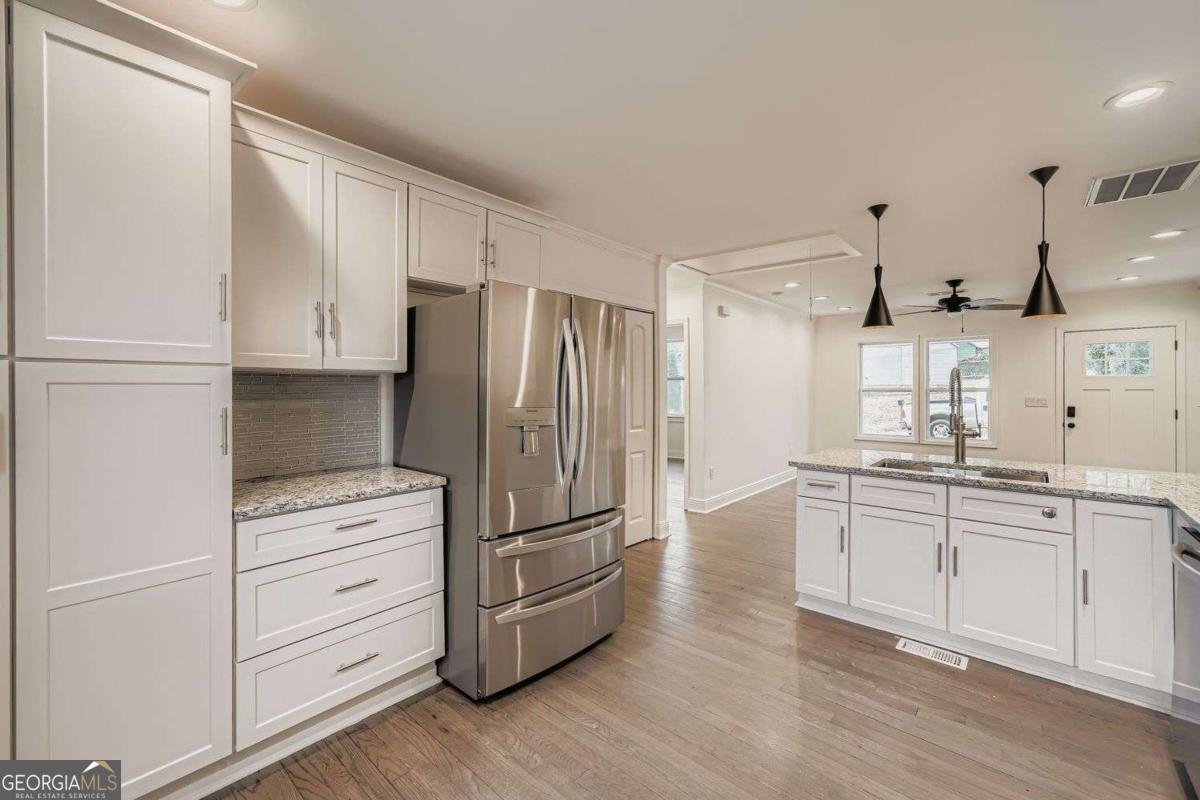 1688 Oak Knoll Circle Atlanta - Photo 8