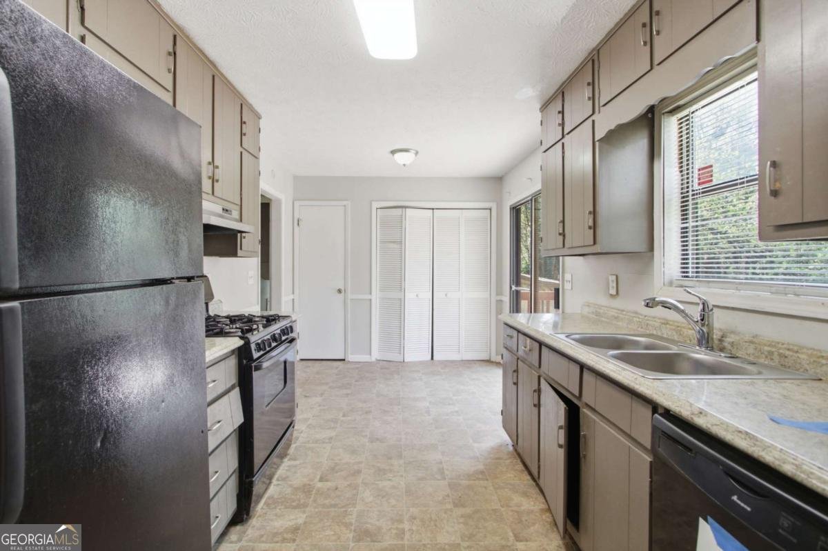 3415 Sheree Trail Stone Mountain - Photo 13