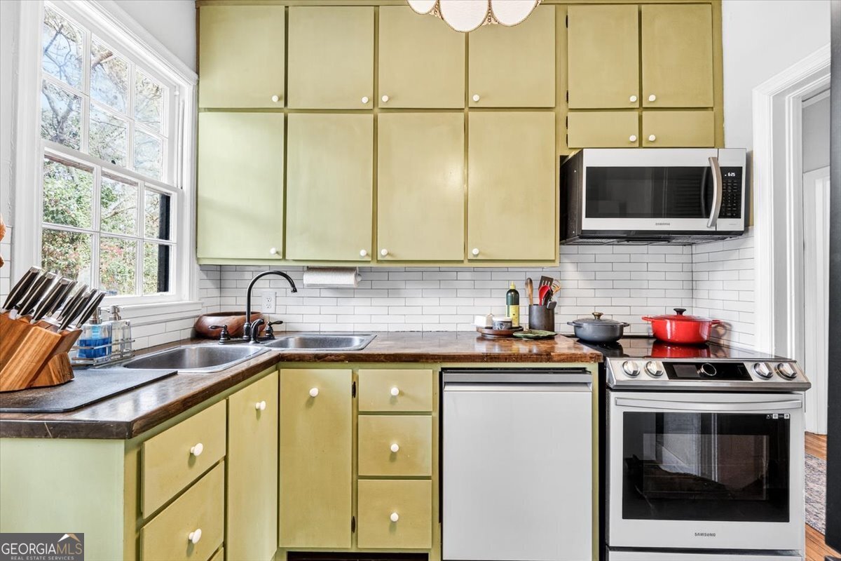 2485 Carlton Way Macon - Photo 15