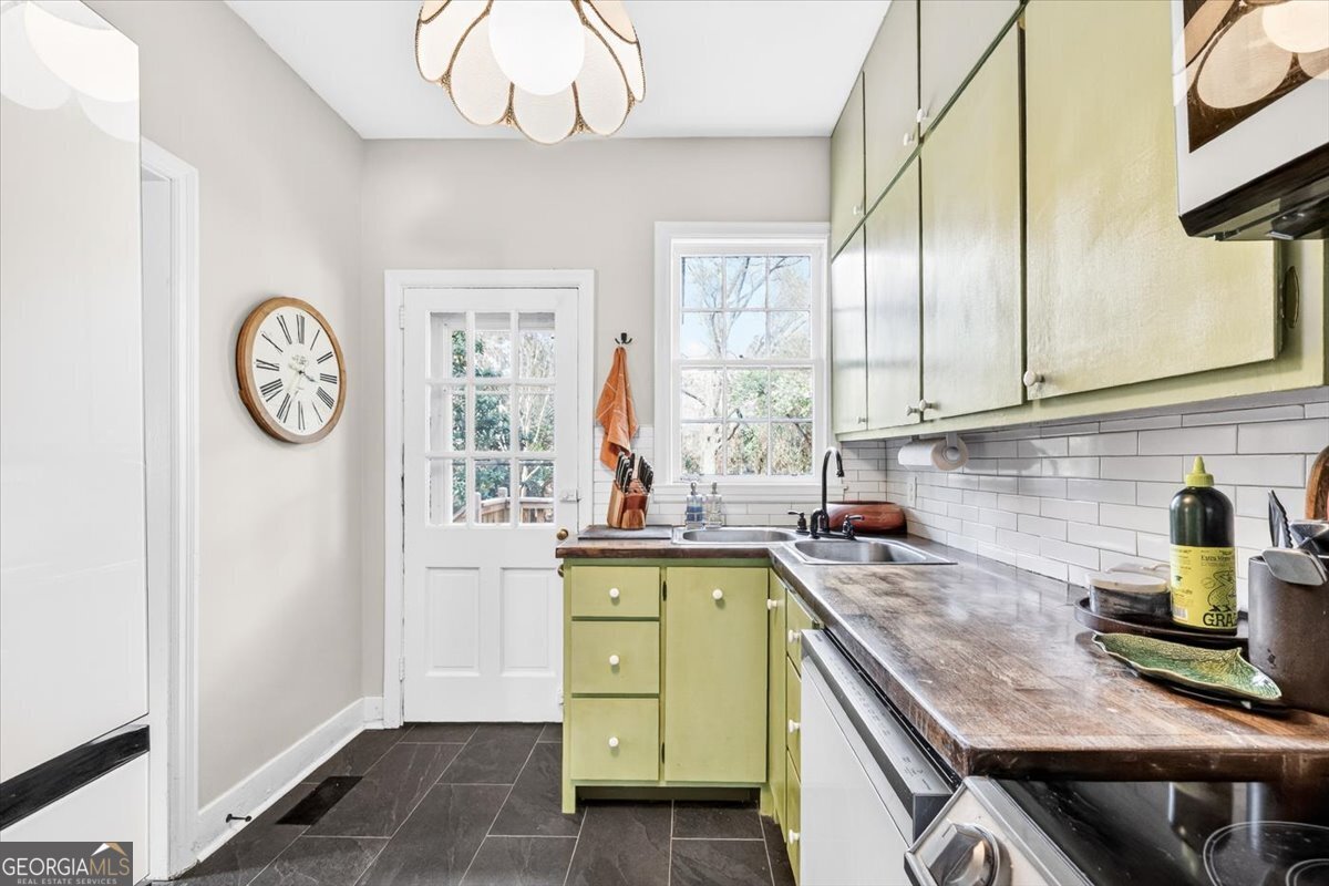 2485 Carlton Way Macon - Photo 16