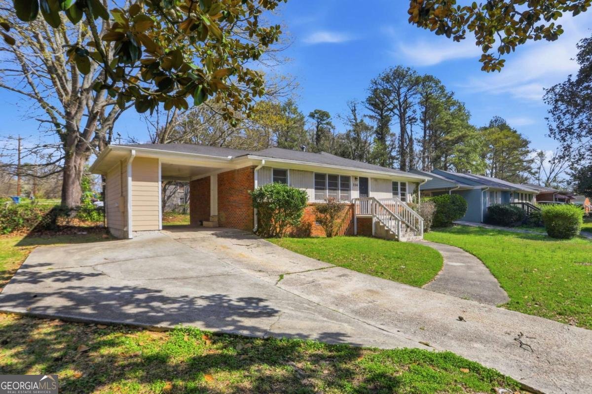 256 Silver Springs Circle Atlanta - Photo 1