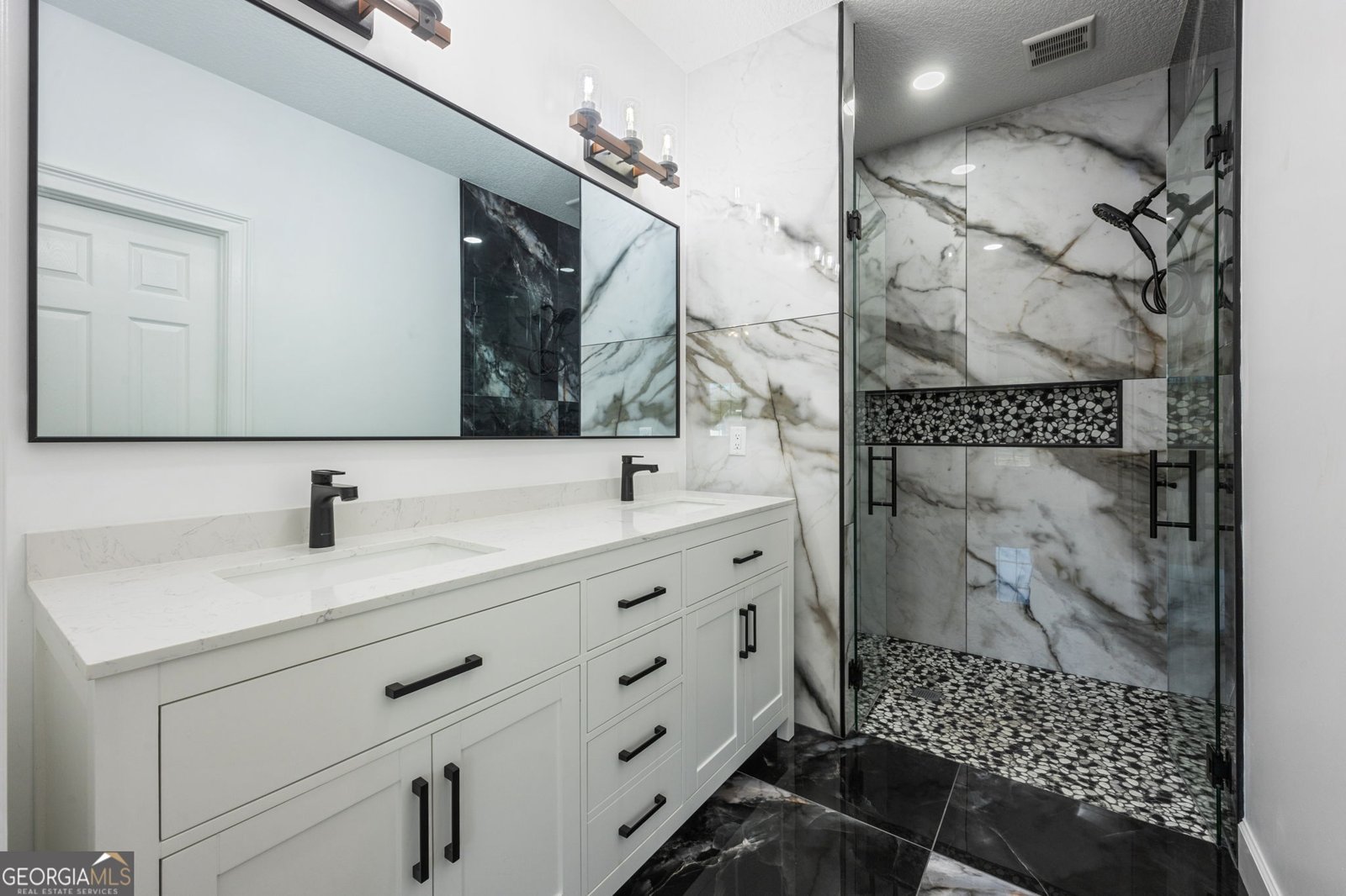 215 McQueen Street Folkston - Photo 39