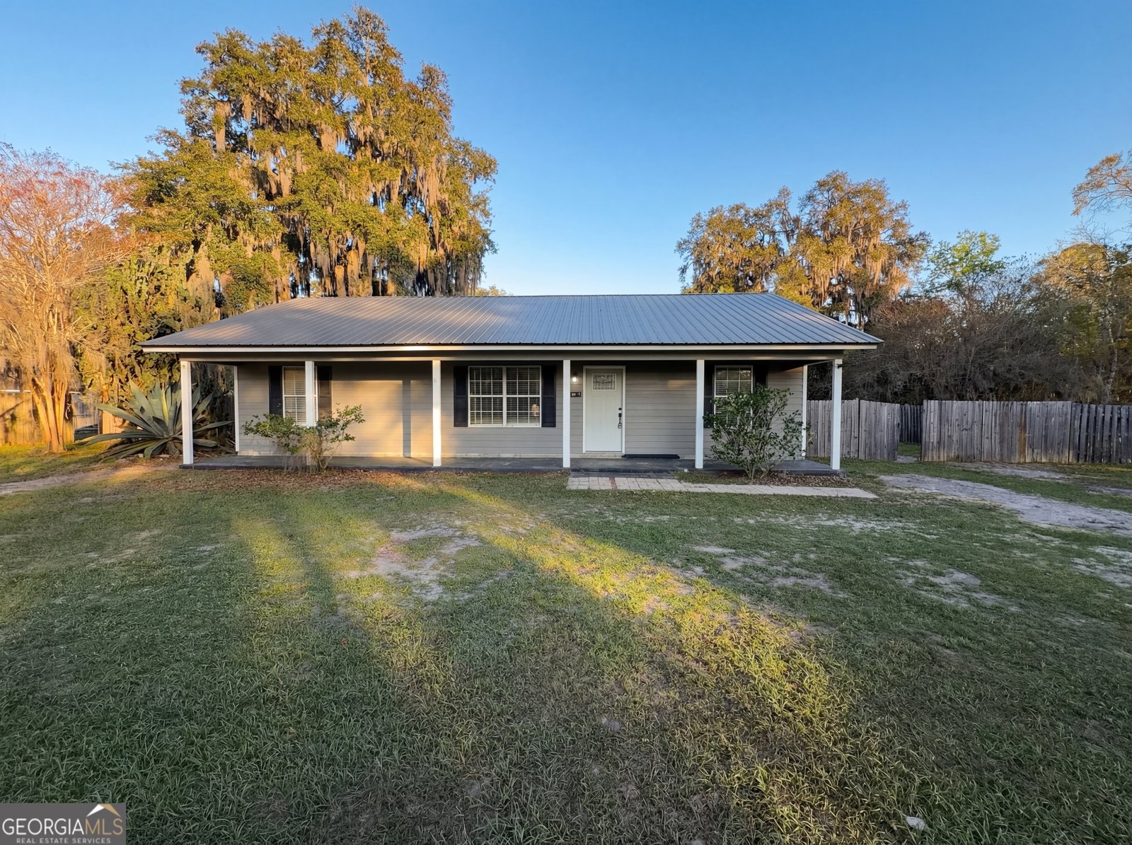 607 Dallas Circle Folkston - Photo 1