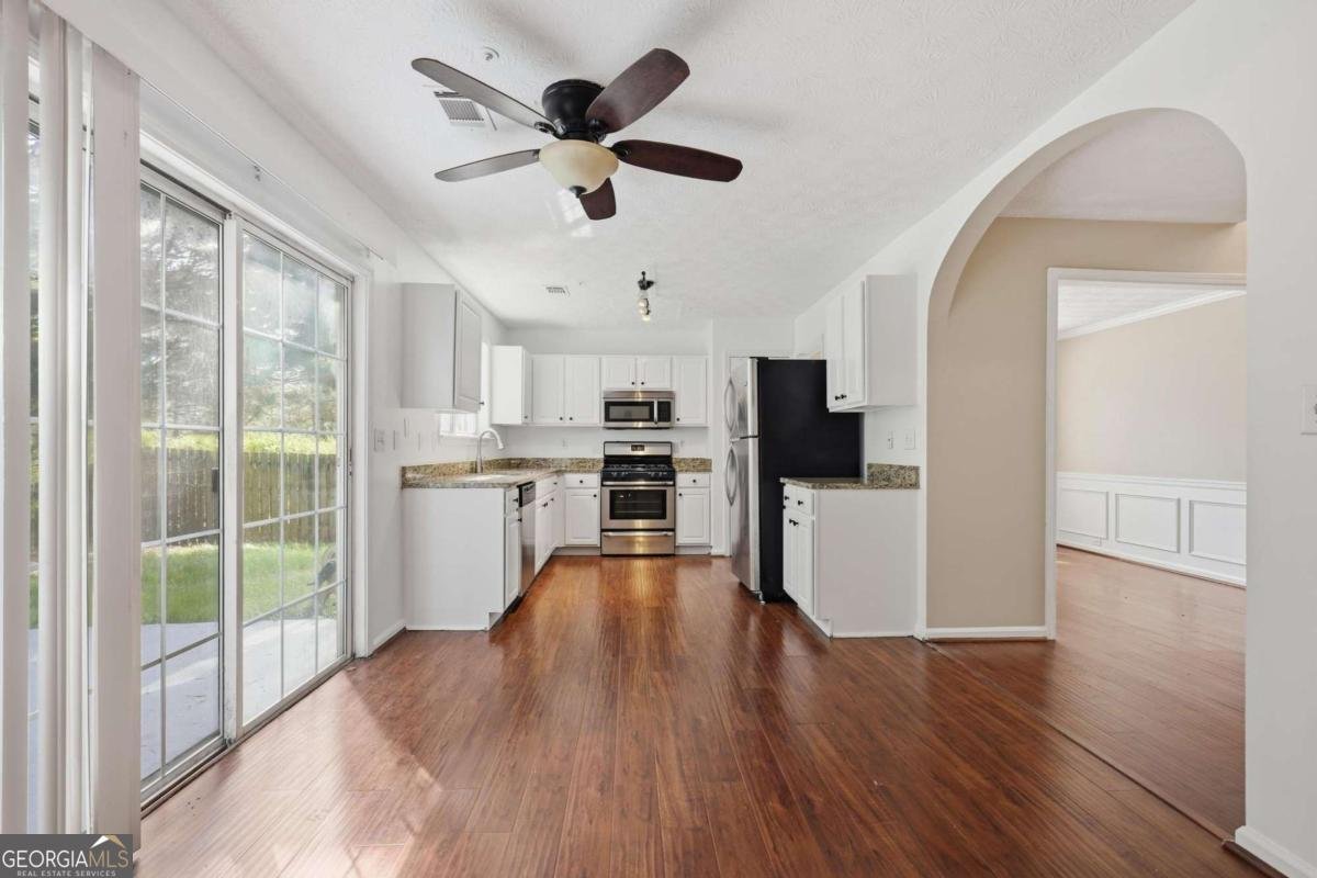 1442 Glenover Circle Marietta - Photo 10