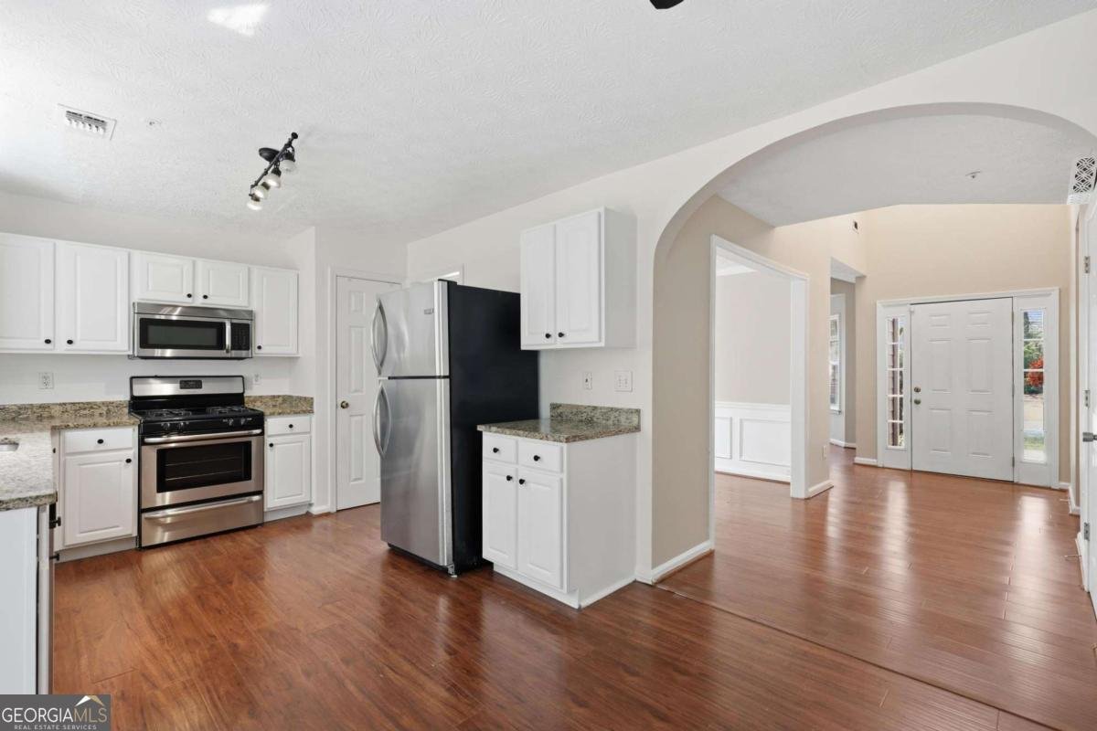 1442 Glenover Circle Marietta - Photo 11