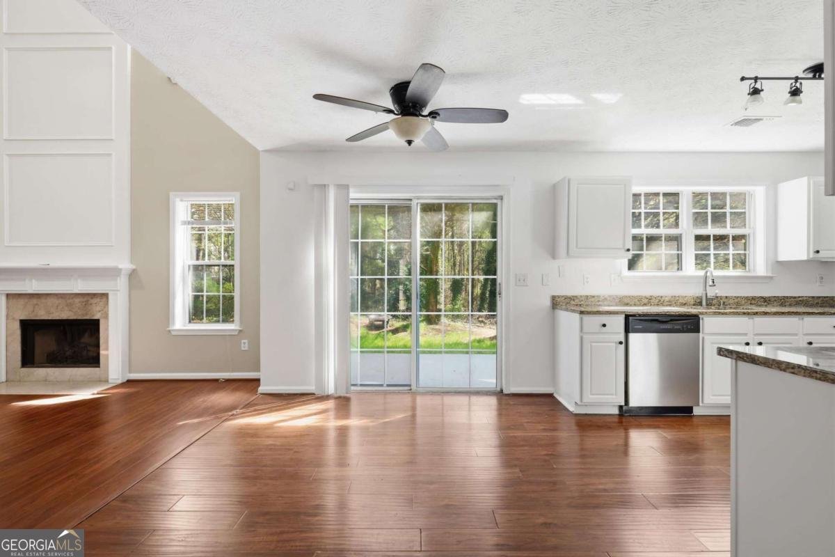 1442 Glenover Circle Marietta - Photo 6