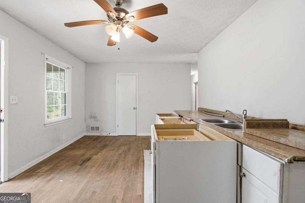 595 Sheppard Road Stone Mountain - Photo 9