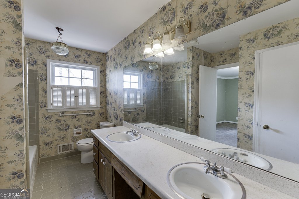 1245 Shadygrove Court Stone Mountain - Photo 18