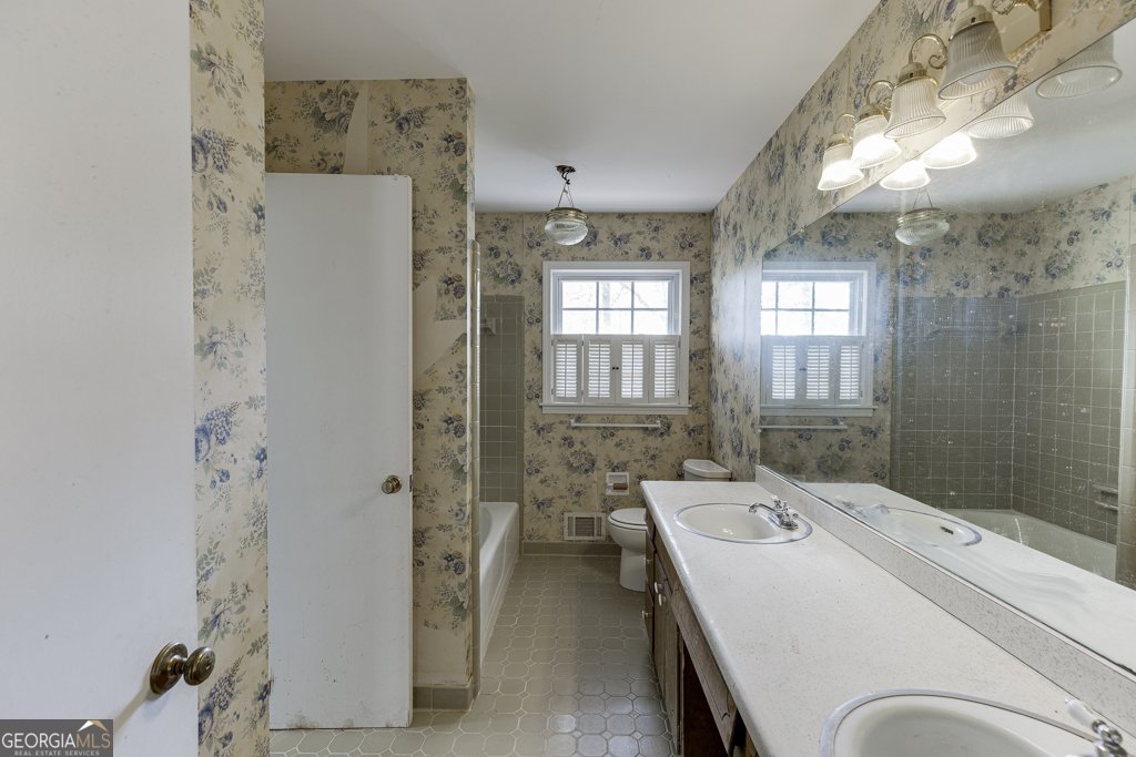 1245 Shadygrove Court Stone Mountain - Photo 19