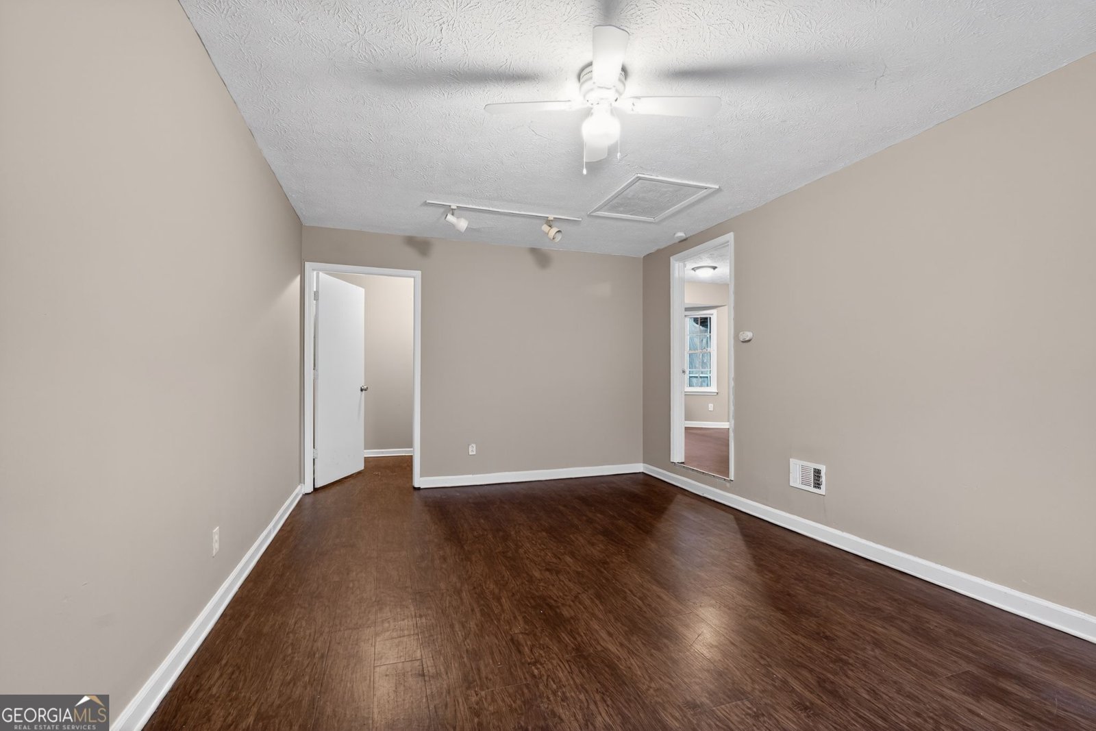 4064 Chedworth Way Stone Mountain - Photo 11