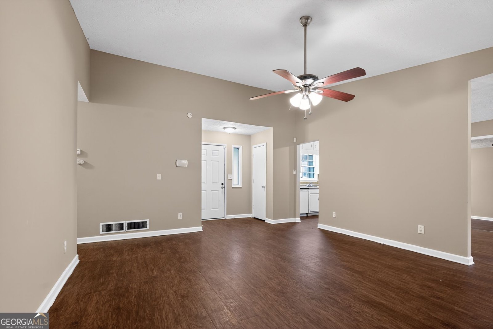 4064 Chedworth Way Stone Mountain - Photo 6