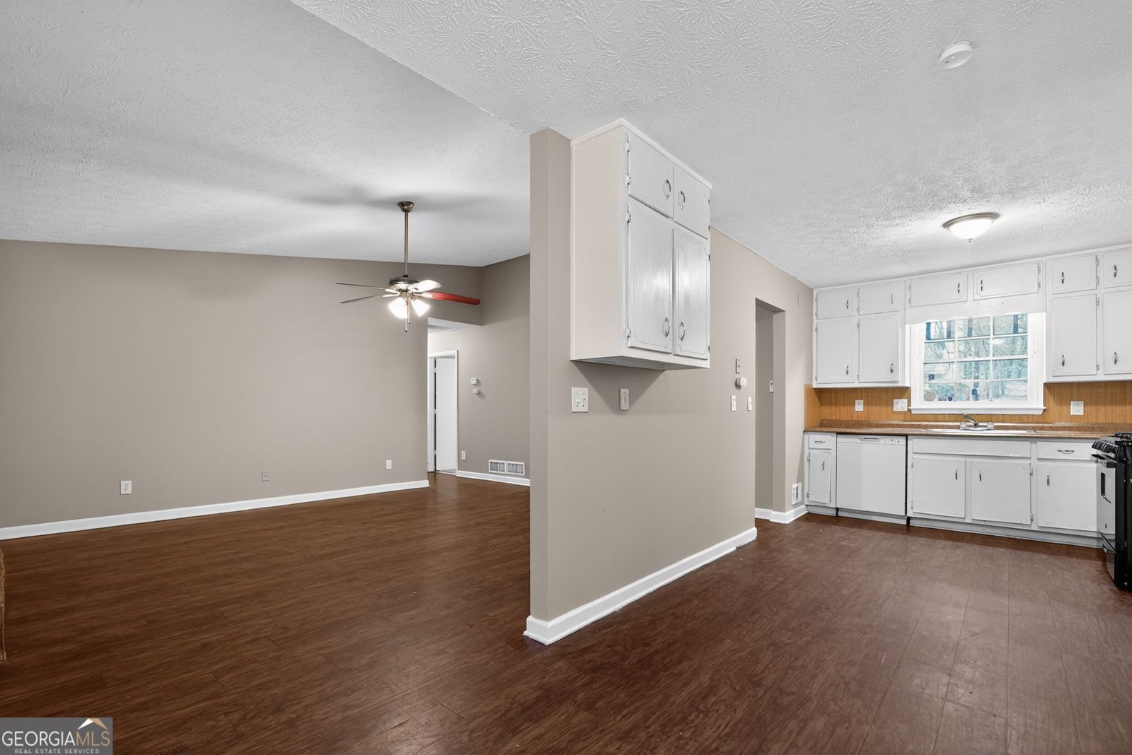 4064 Chedworth Way Stone Mountain - Photo 8