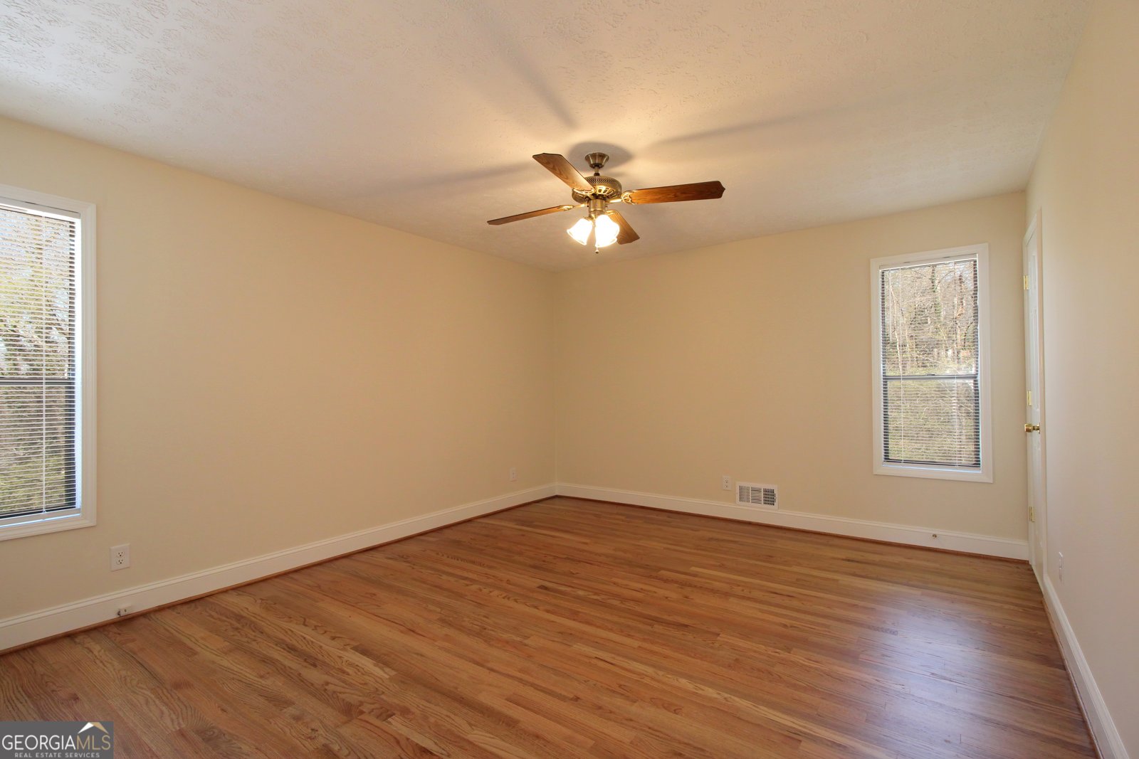 336 Princess Avenue Woodstock - Photo 12