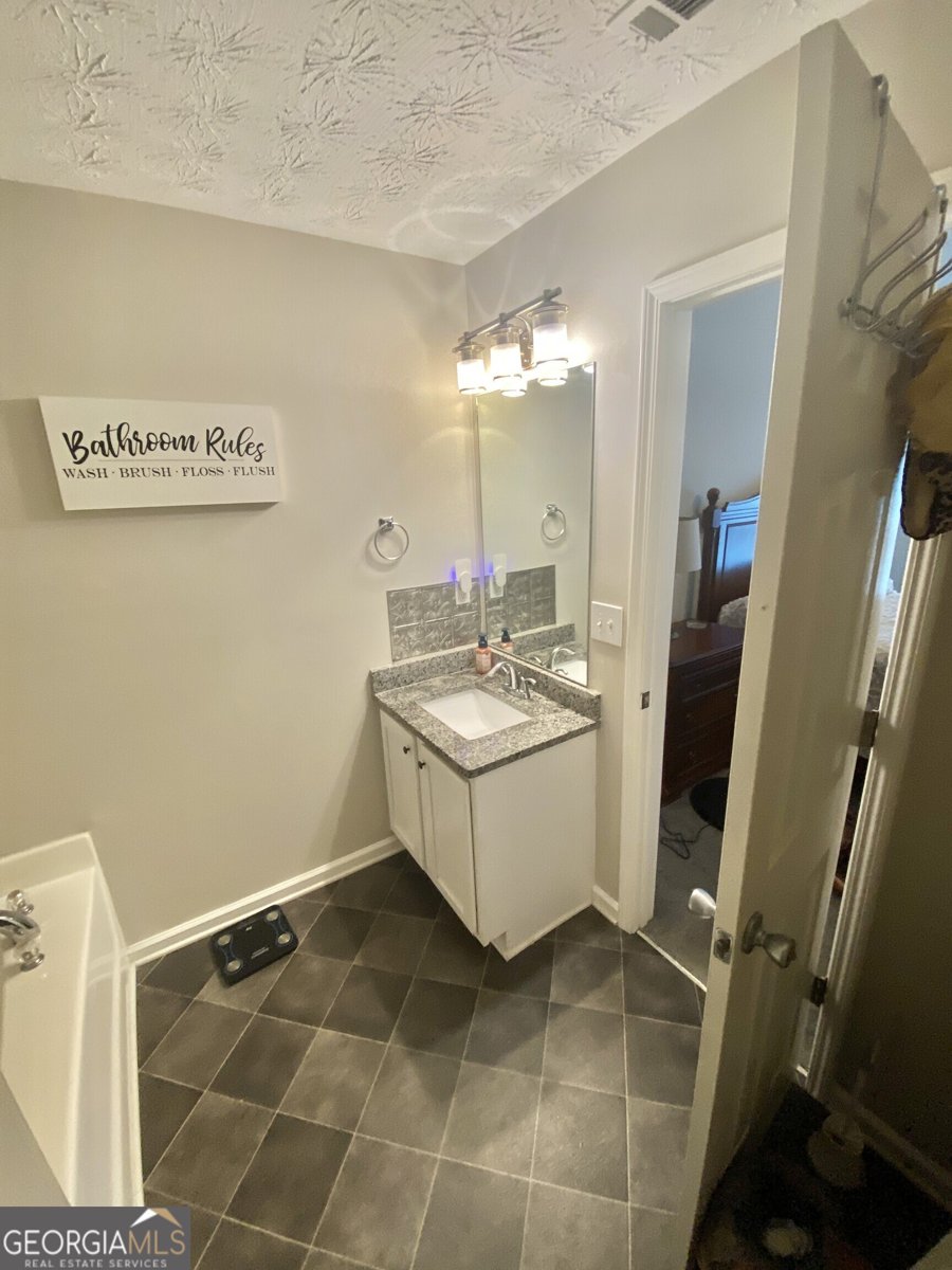 25 Scarlett Court Covington - Photo 15