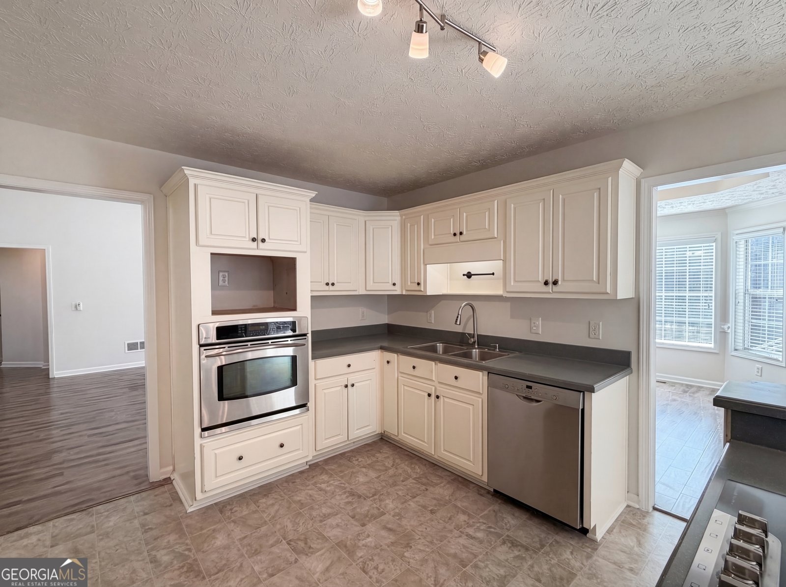 170 Camerons Way Covington - Photo 11