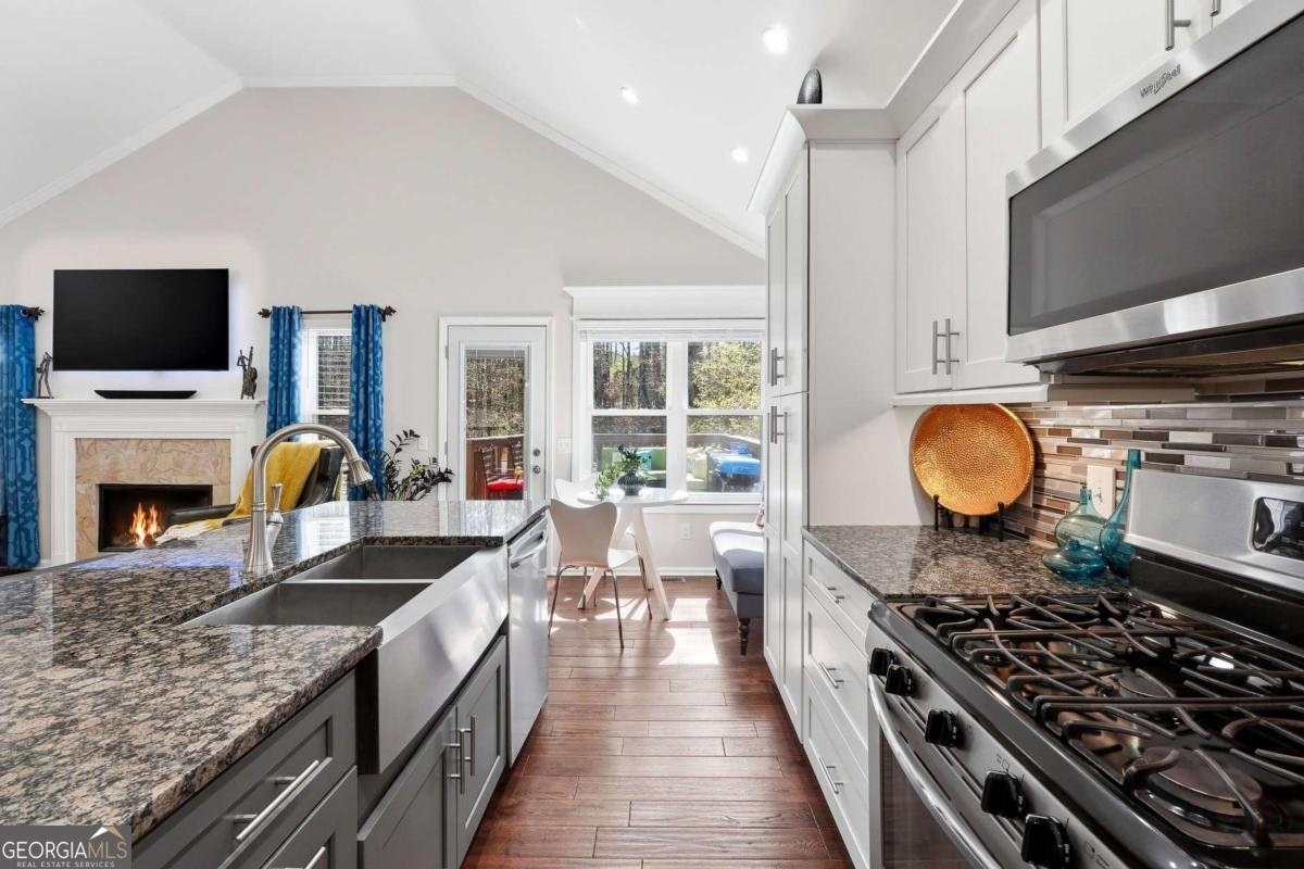 4559 Meadows Road Powder Springs - Photo 6