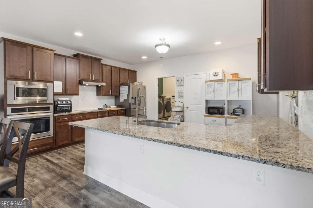 212 Sophie Circle Locust Grove - Photo 11