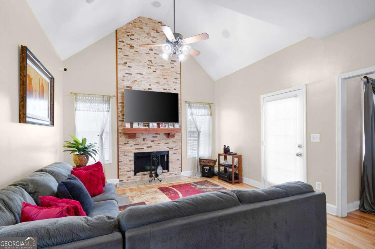 1227 Castle Point Court Conyers - Photo 27