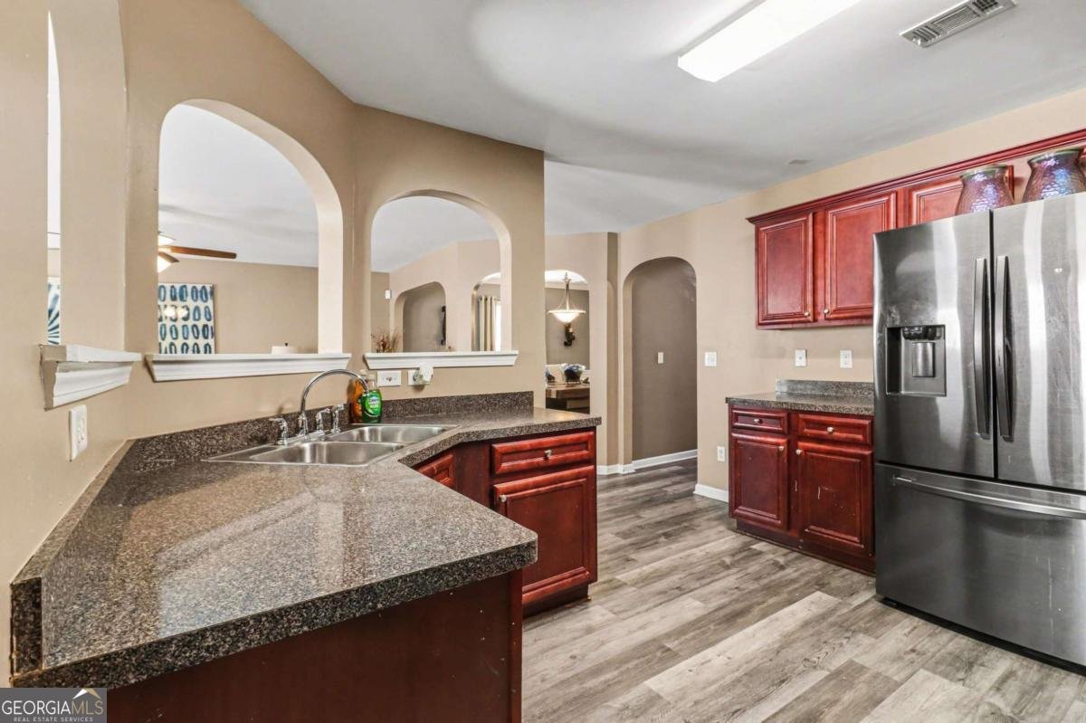 7666 Bowhead Court Fairburn - Photo 9