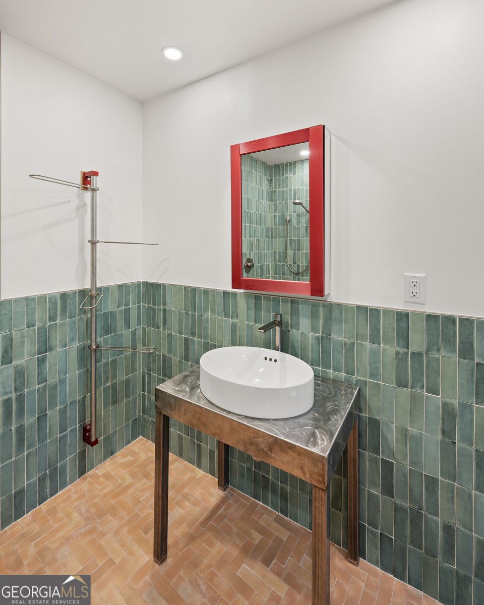 585 White Circle Athens - Photo 23