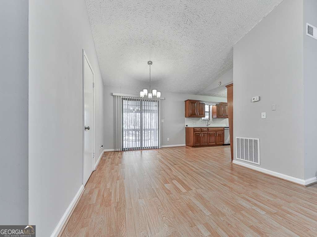 5506 Vaughn Road Woodstock - Photo 6